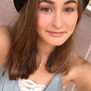 Meet your Posher, Emma